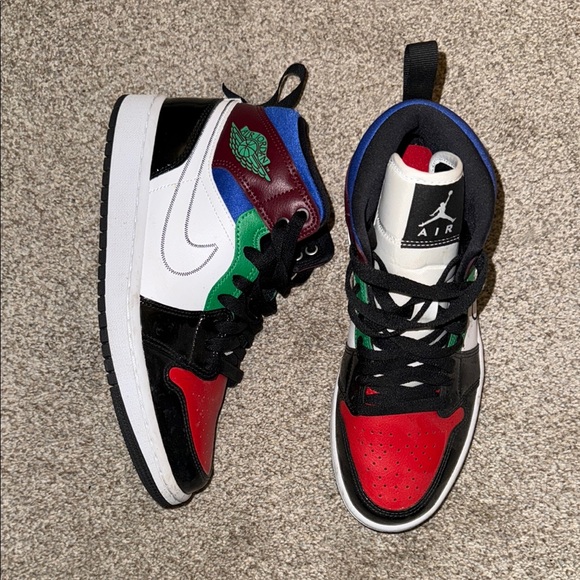 Nike Women's Multicolor Sneakers - Picture 1 of 1